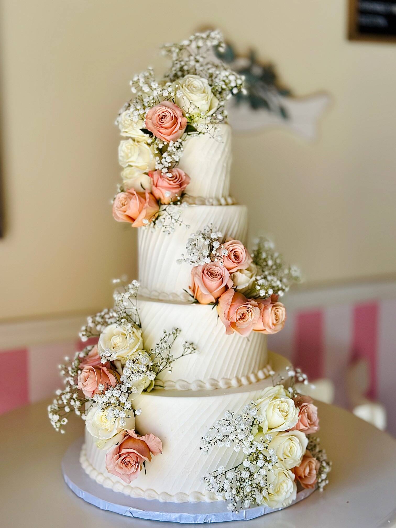 Custom Cakes | Rum Cakes Factory, image size:1512x2016